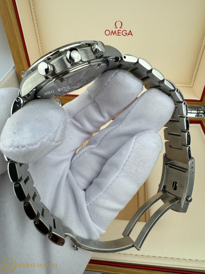 Omega Speedmaster Date Chronograph 40 mm - Швейцарские часы Omega Speedmaster Date Chronograph 40 mm