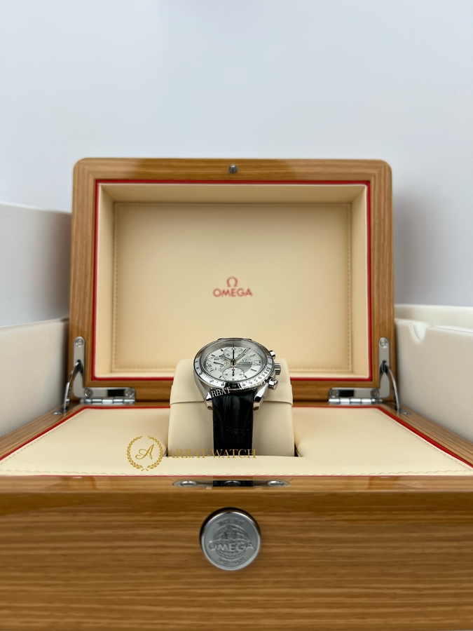 Omega Speedmaster Date Silver Dial 39 mm
