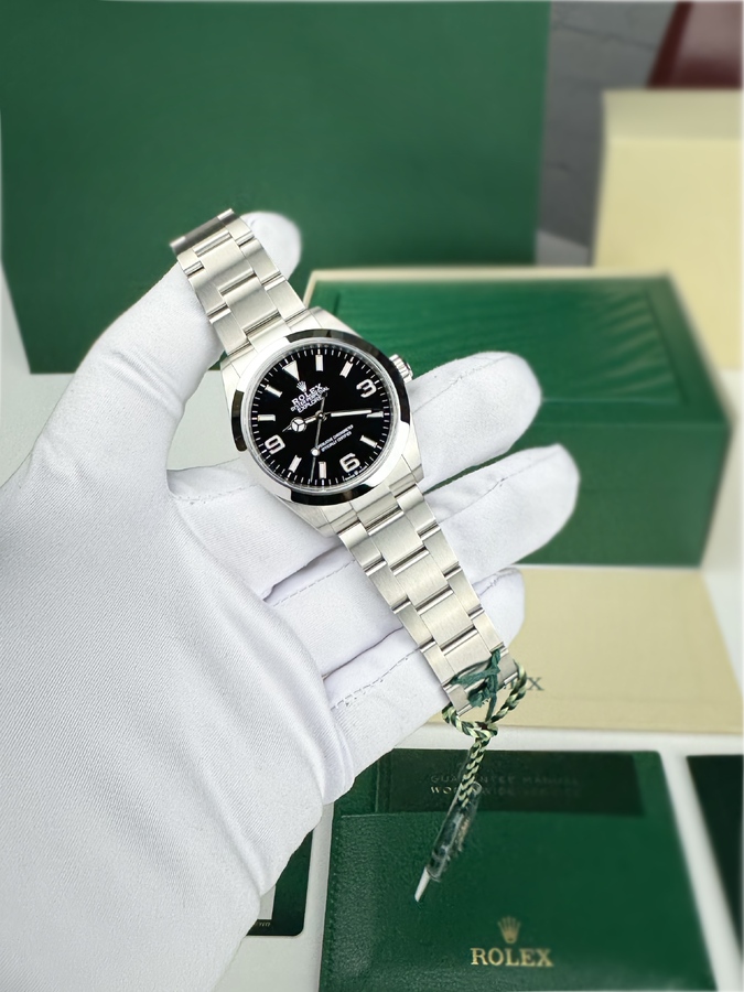 Rolex Explorer 40 mm Oystersteel Black Dial 224270