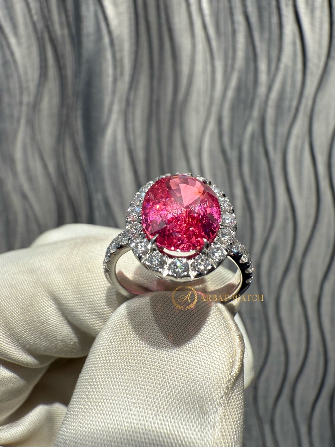 Кольцо «Natural Spinel Mahenge Vivid Pink Diamonds» 5,07 ct. 18k White Gold