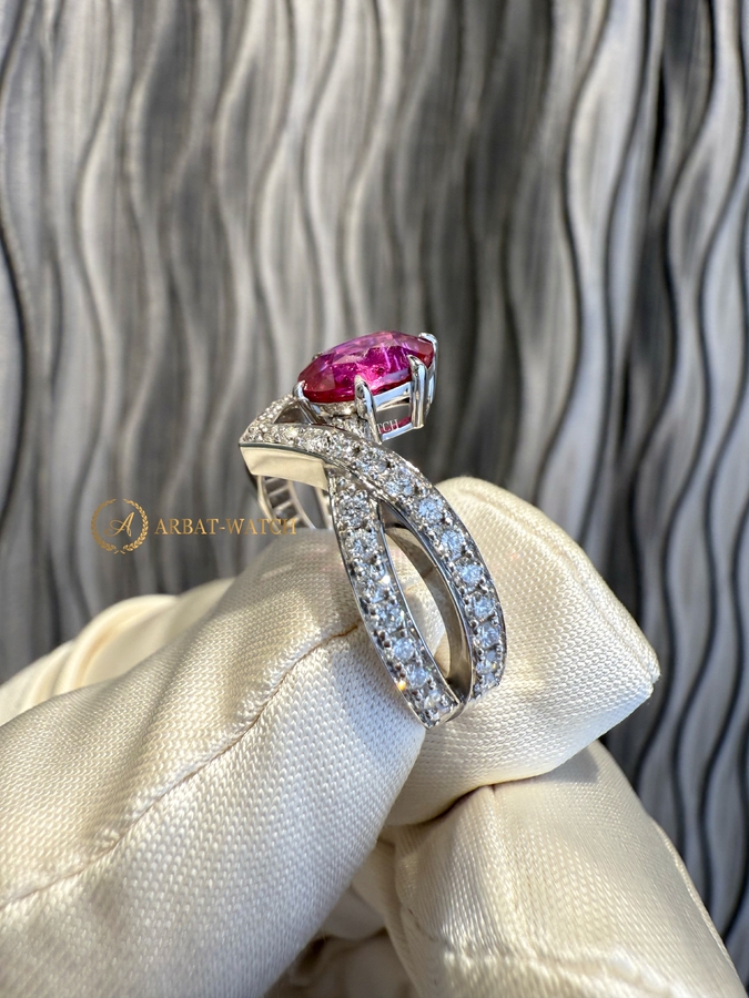 Кольцо Natural Corundum Red Ruby (No Heating) 1,57 ct. 18k White Gold Diamonds