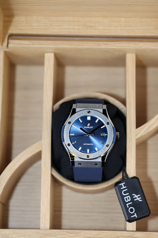 Hublot Classic Fusion Titanium Blue Dial 45 mm 511.NX.7170.RX