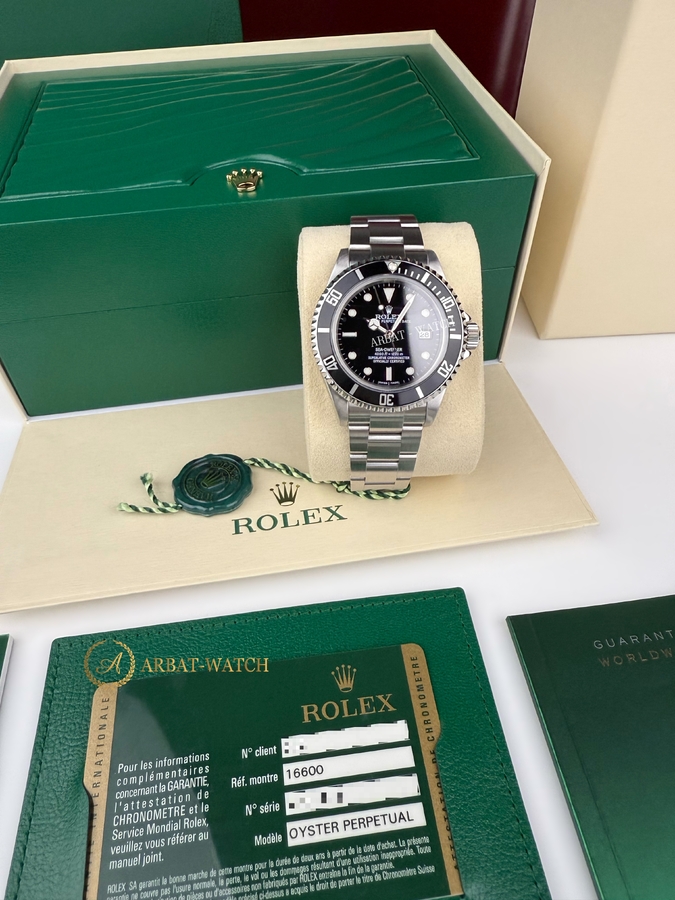 Rolex Sea-Dweller Black Dial 40 mm 16600