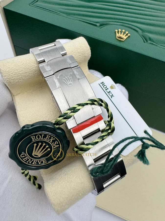 Rolex Oyster Perpetual 41 mm Oystersteel Green Dial 124300 