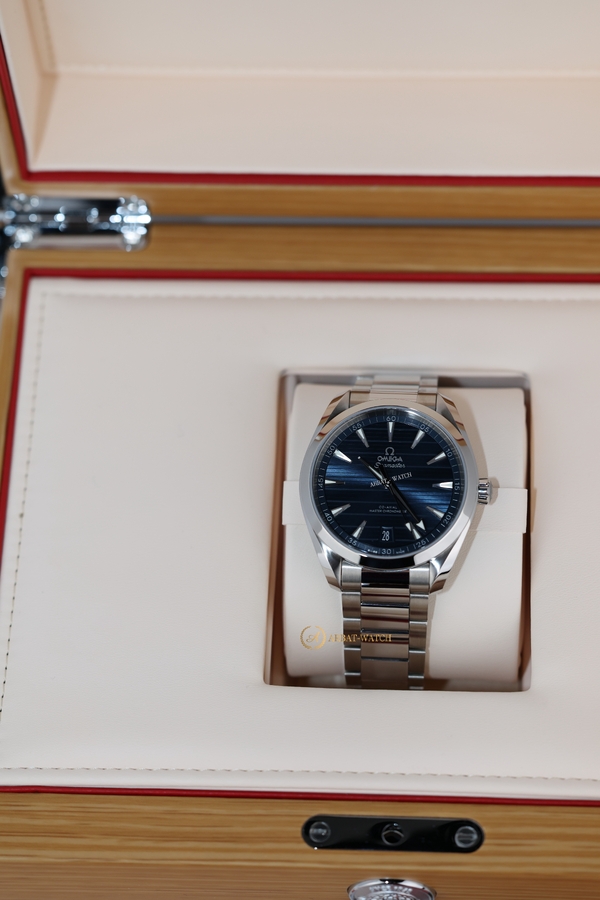 Omega • Seamaster Aqua Terra Blue Dial 41 mm