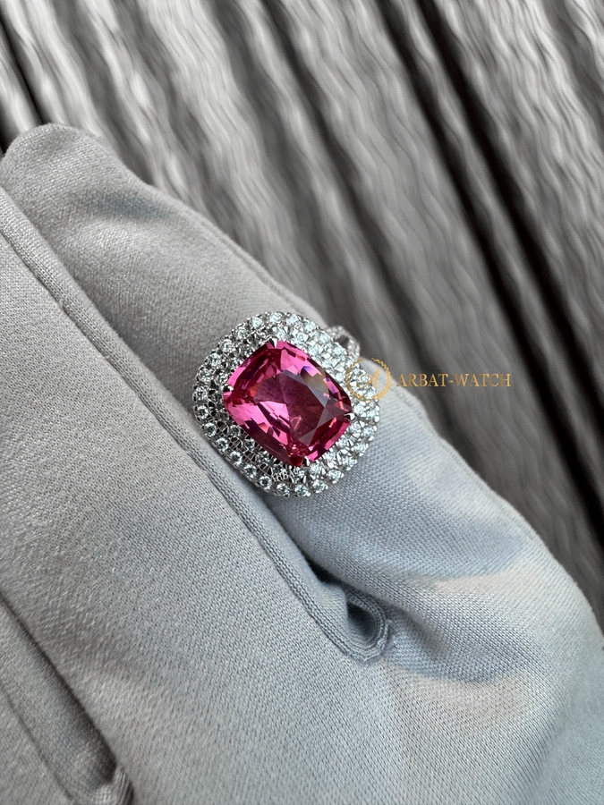 Кольцо «Natural Neon Spinel Mahenge Vivid Pink Diamonds» 3,51 ct. 18k White Gold - Швейцарские часы Кольцо «Natural Neon Spinel Mahenge Vivid Pink Diamonds» 3,51 ct. 18k White Gold