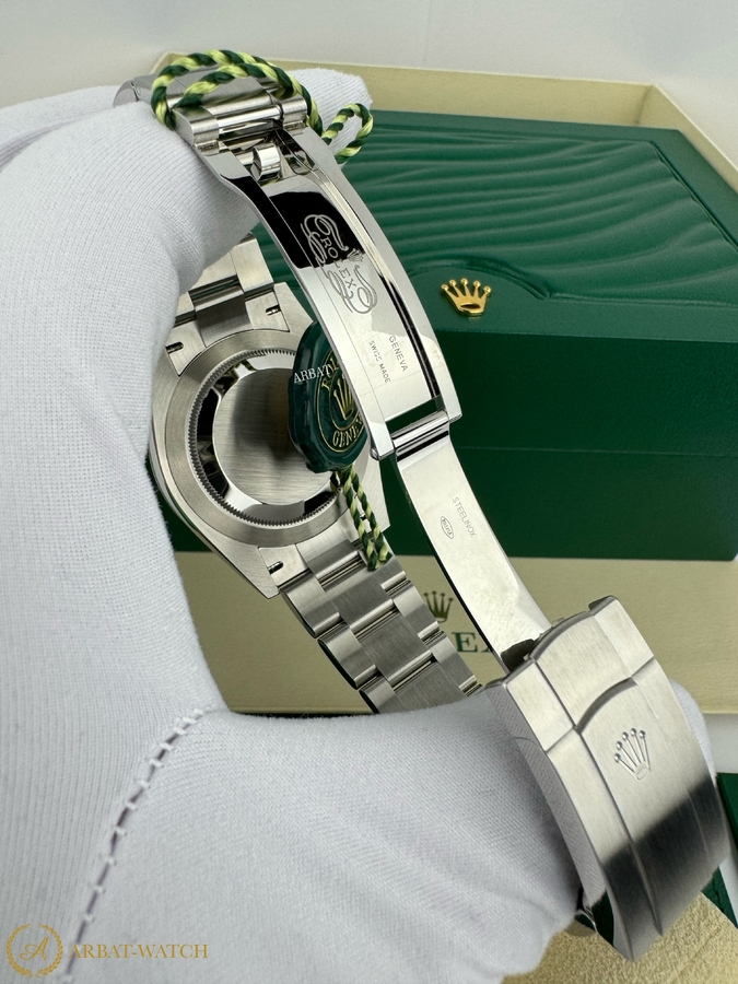 Rolex Oyster Perpetual 41 mm 124300 Black DIal