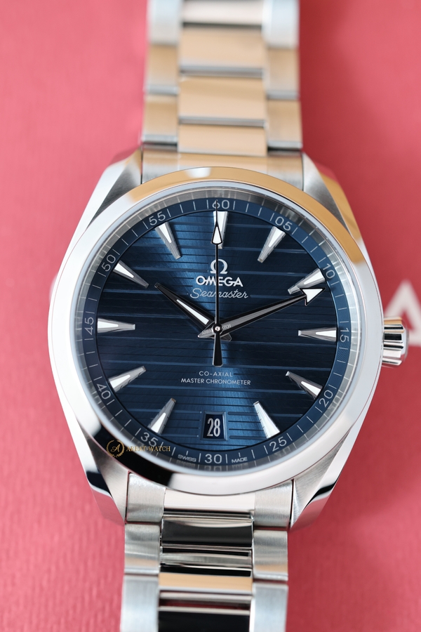 Omega • Seamaster Aqua Terra Blue Dial 41 mm