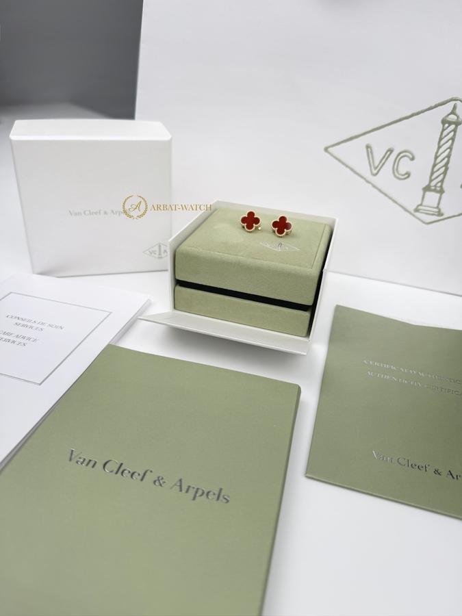Серьги Van Cleef & Arpels Vintage Alhambra Carnelian Yellow Gold - Швейцарские часы Серьги Van Cleef & Arpels Vintage Alhambra Carnelian Yellow Gold