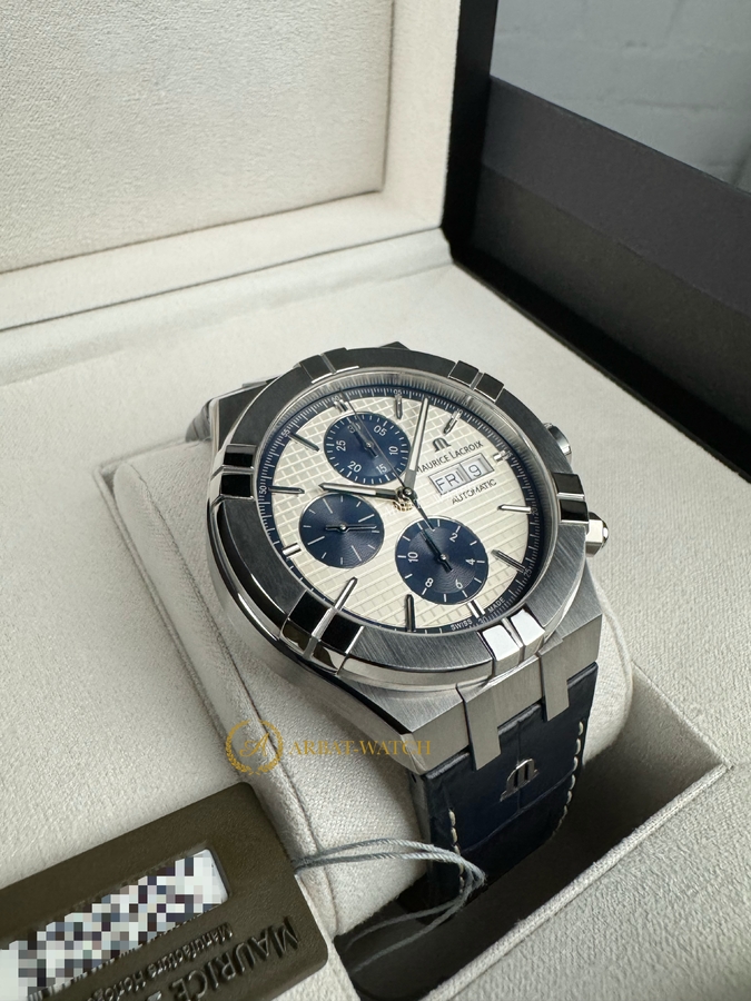 Maurice Lacroix Aikon Chronograph 44 mm AI6038-SS001-131-1