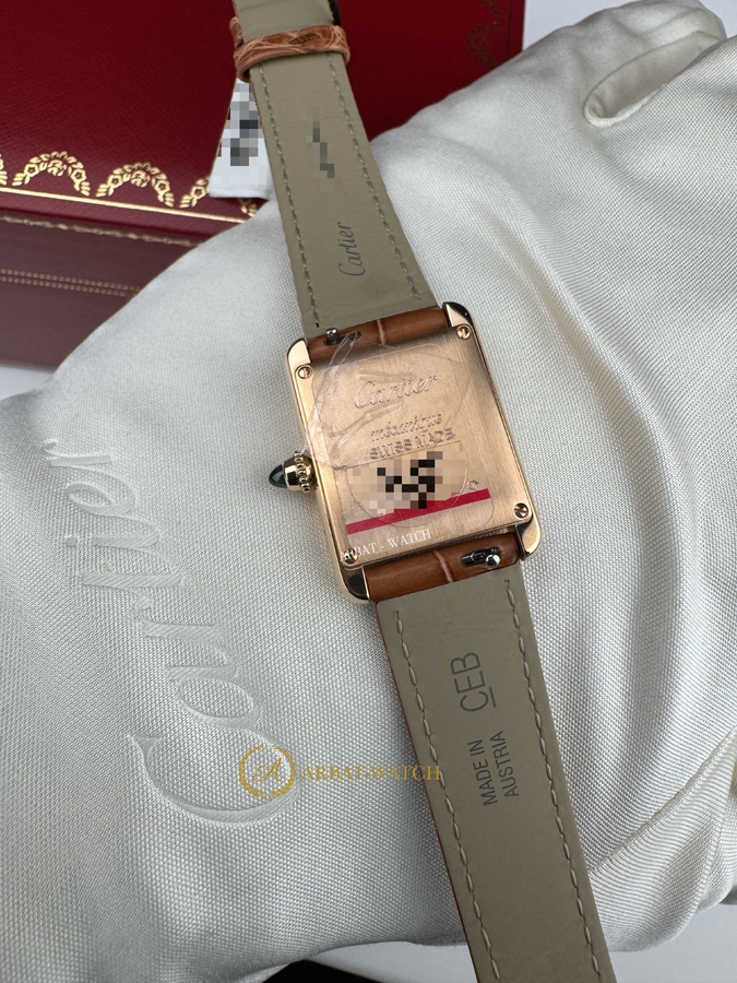 Cartier Tank Louis Cartier Rose Gold Size S 29,5 x 22 mm WGTA0010