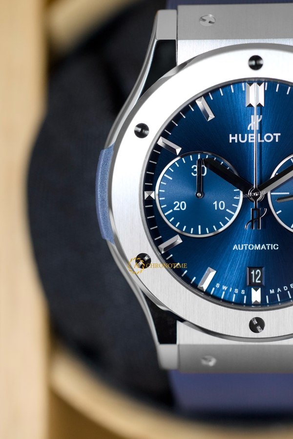 Hublot Classic Fusion Chronograph Titanium Blue. Dial 45 mm 521.NX.7170.RX