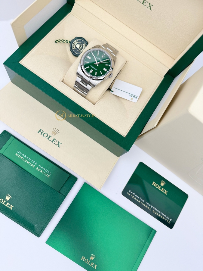 Rolex Oyster Perpetual 41 mm Oystersteel Green Dial 124300 