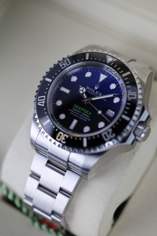 Rolex Deepsea 44 mm Oystersteel D-Blue Dial 136660