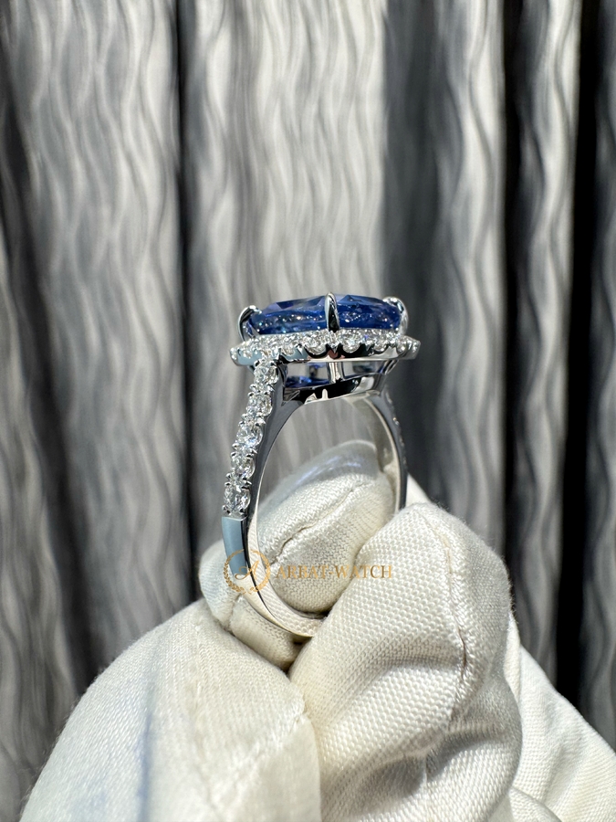 Кольцо Natural Blue Sapphire (No Heating) 6,16 ct. 18k White Gold Diamonds