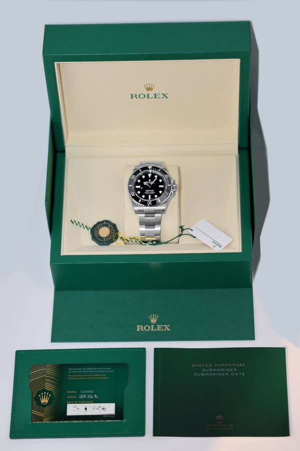 Rolex Submariner 41 mm Oystersteel Black Dial 124060