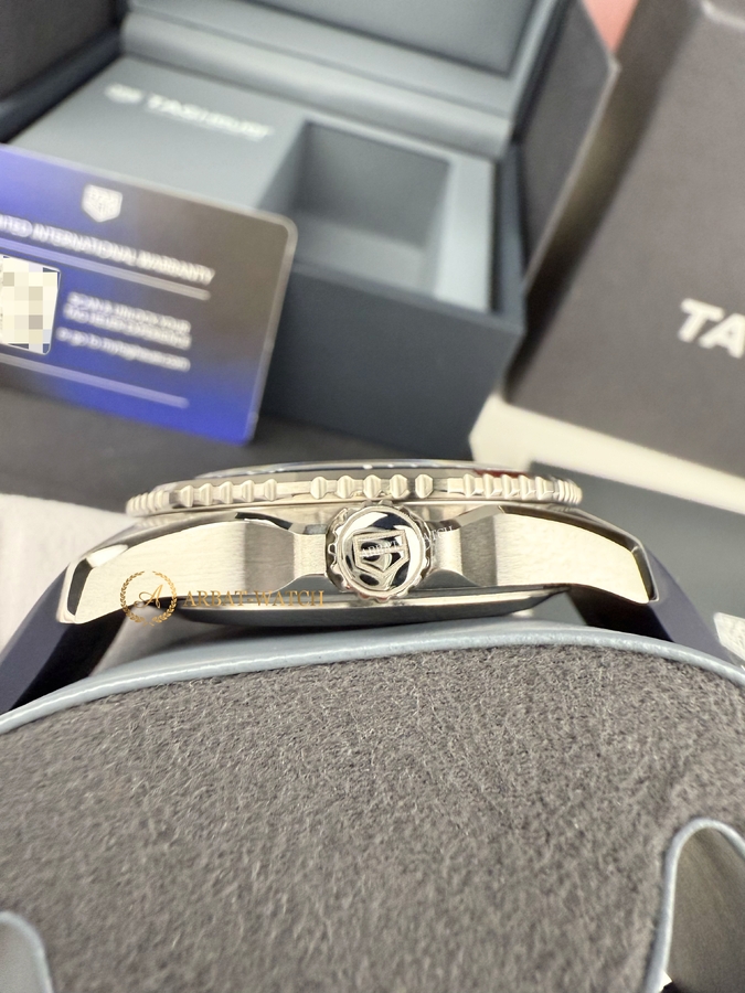 TAG Heuer Aquaracer Professional 300 Date Blue Dial 43 mm