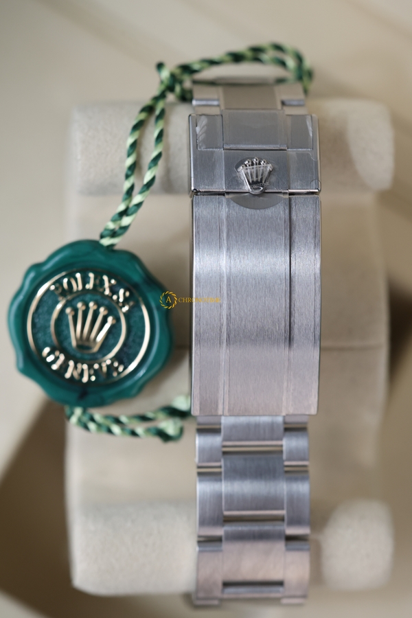 Rolex Deepsea 44 mm Oystersteel D-Blue Dial 136660