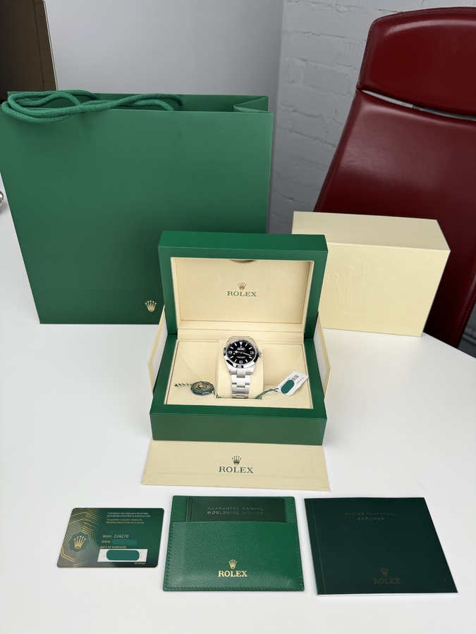 Rolex Explorer 40 mm Oystersteel Black Dial 224270