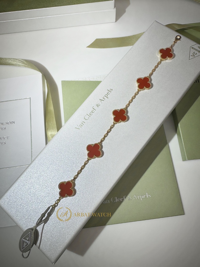 Браслет Van Cleef & Arpels Vintage Alhambra Carnelian Yellow Gold 5 мотивов
