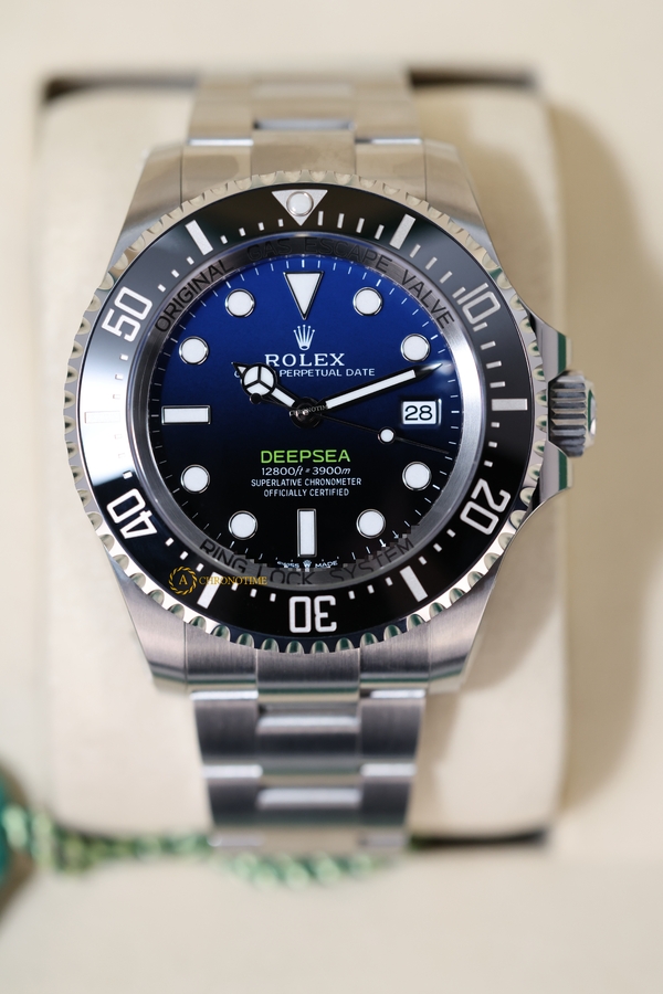 Rolex Deepsea 44 mm Oystersteel D-Blue Dial 136660