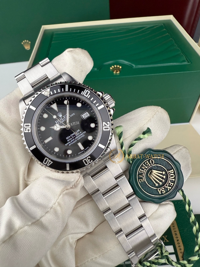 Rolex Sea-Dweller Black Dial 40 mm 16600