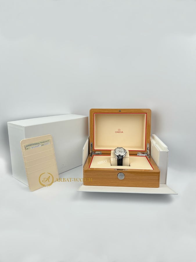 Omega Speedmaster Date Silver Dial 39 mm
