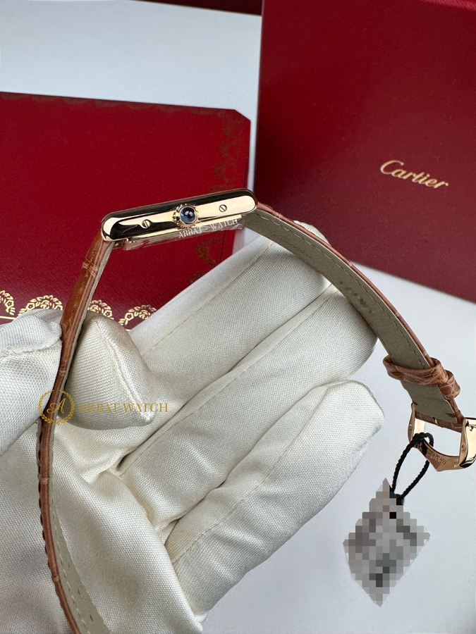 Cartier Tank Louis Cartier Rose Gold Size S 29,5 x 22 mm WGTA0010