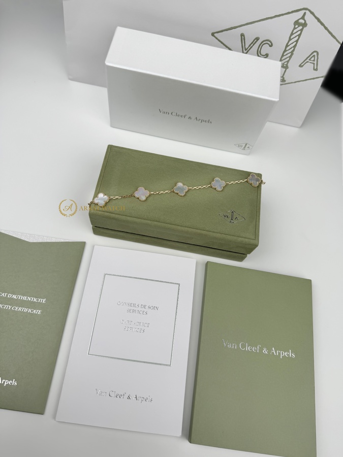 Браслет Van Cleef & Arpels Vintage Alhambra Pearl Yellow Gold 5 мотивов