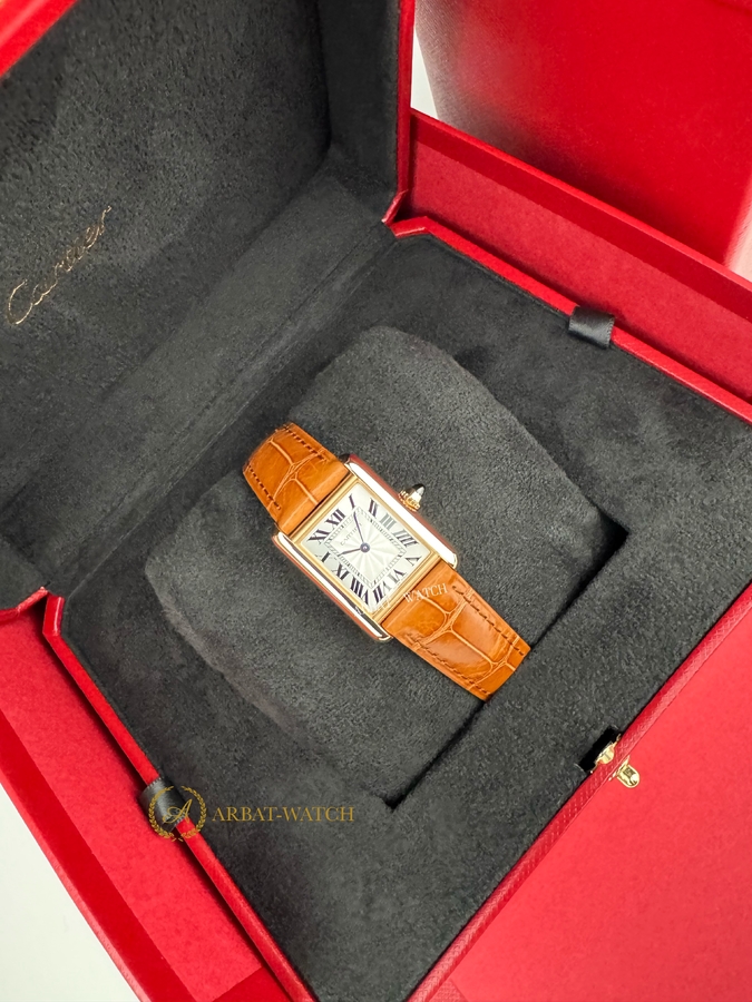 Cartier Tank Louis Cartier Rose Gold Size S 29,5 x 22 mm WGTA0010