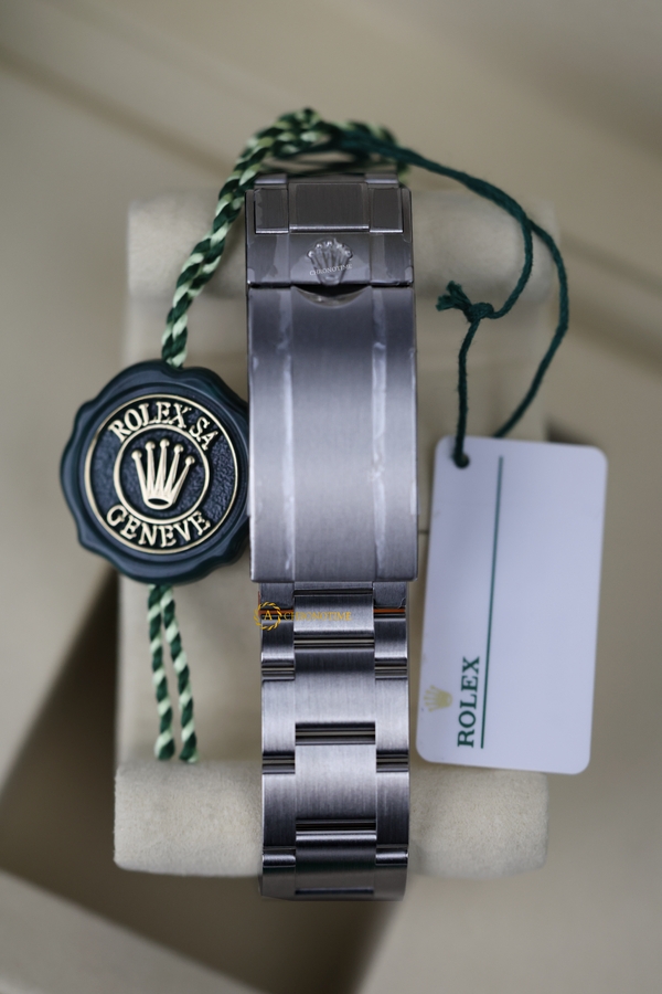 Rolex Submariner 41 mm Oystersteel Black Dial 124060