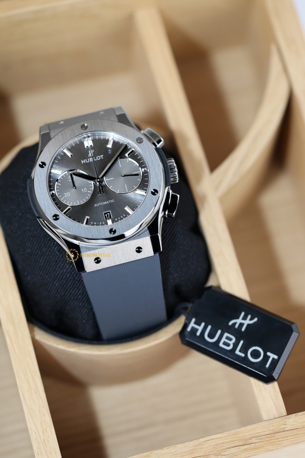 Hublot Classic Fusion Chronograph Titanium Racing Grey 45 mm 521.NX.7071.RX - Швейцарские часы Hublot Classic Fusion Chronograph Titanium Racing Grey 45 mm 521.NX.7071.RX