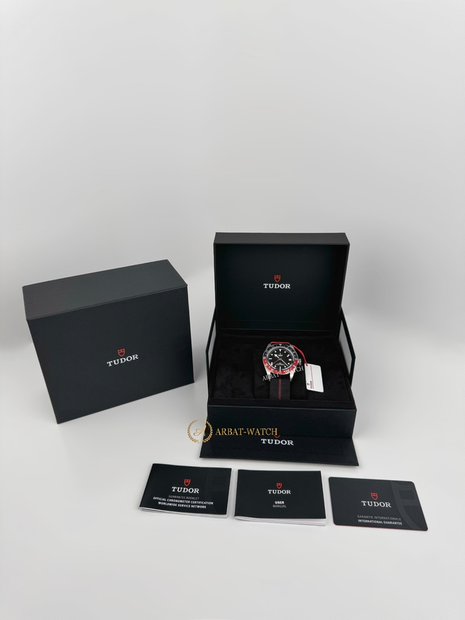 Tudor Black Bay GMT Black Dial 41 mm 79830RB - Швейцарские часы Tudor Black Bay GMT Black Dial 41 mm 79830RB
