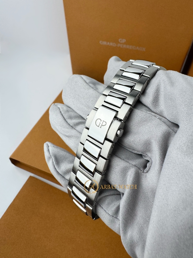 Girard-Perregaux Laureato EVO3 Chronograph Black Dial 44 mm 80180