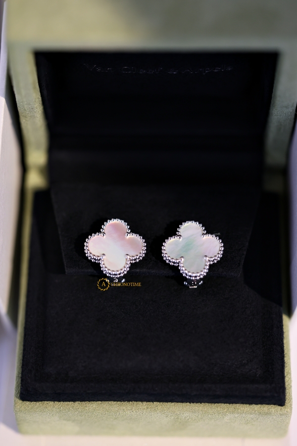 Серьги Van Cleef & Arpels Vintage Alhambra Pearl White Gold - Швейцарские часы Серьги Van Cleef & Arpels Vintage Alhambra Pearl White Gold