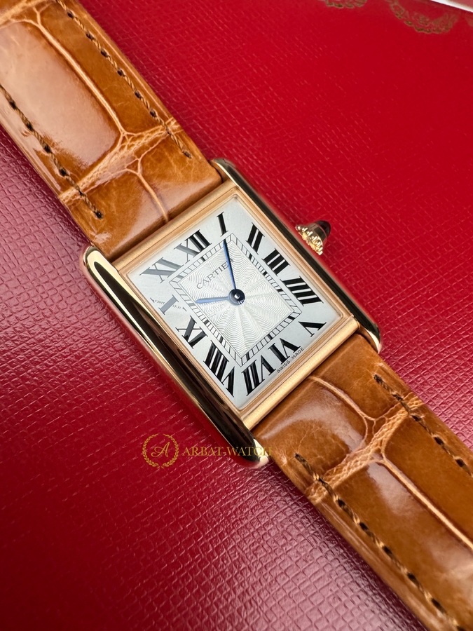 Cartier Tank Louis Cartier Rose Gold Size S 29,5 x 22 mm WGTA0010