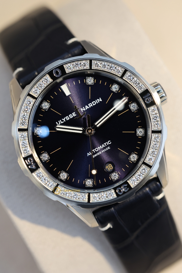 Ulysse Nardin Lady Diver Blue Diamonds Dial 39 mm 8163-182