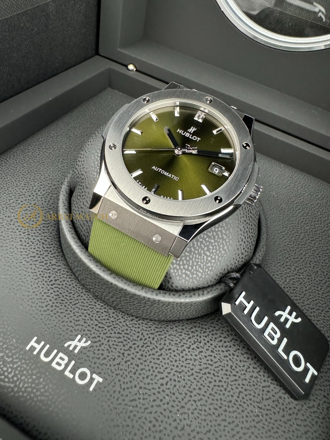 Hublot Classic Fusion Titanium Green 45 mm 511.NX.8970.RX