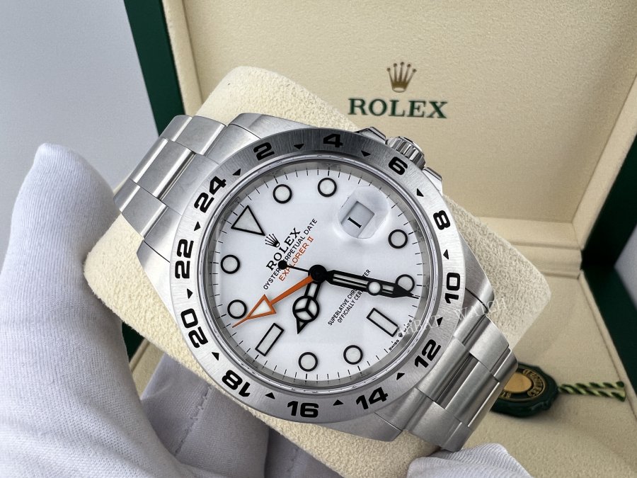 Rolex Explorer II 42 mm Oystersteel White Dial 226570 