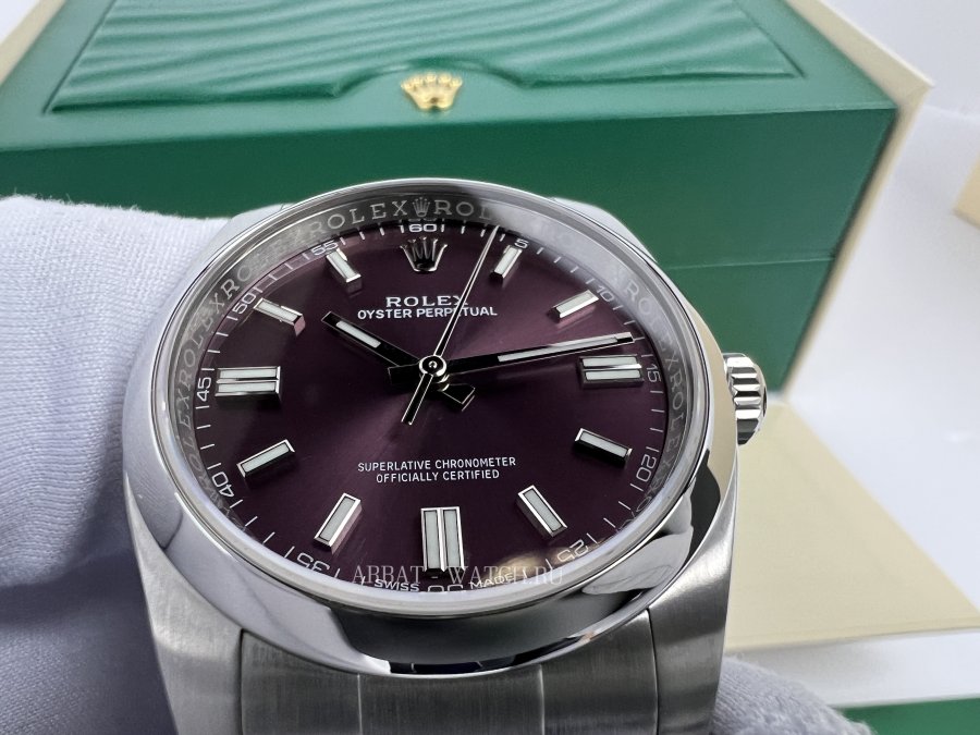 Rolex Oyster Perpetual 36 mm 116000 Red Grape Dial