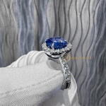 Кольцо «Natural Blue Sapphire Vivid Blue (Cornflower) No Heating 5,25 ct. 18k White Gold Diamonds