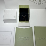 Подвеска Van Cleef & Arpels Vintage Alhambra Onyx Yellow Gold