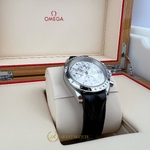 Omega Speedmaster Date Silver Dial 39 mm