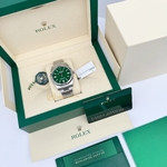 Rolex Oyster Perpetual 41 mm Oystersteel Green Dial 124300 