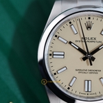 Rolex Oyster Perpetual 41 mm Oystersteel Beige Dial 134300